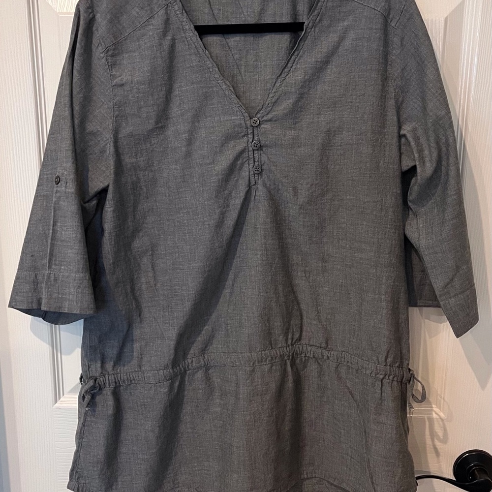 Horney Toad XL fold up sleeve grey top